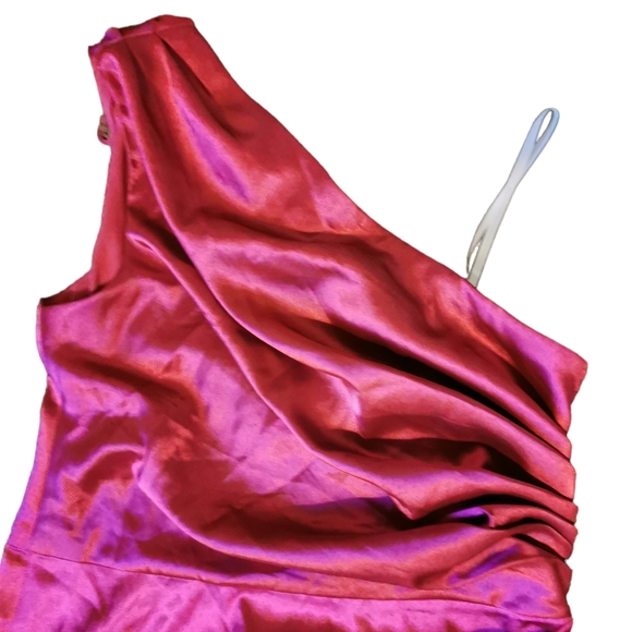 One Shoulder Cocktail dress - Picture 2 of 6